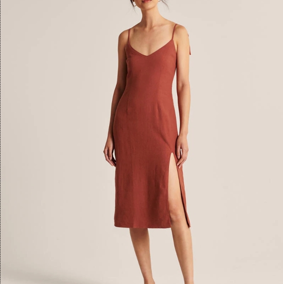 Red Linen Midi Dress - Picture 2 of 3